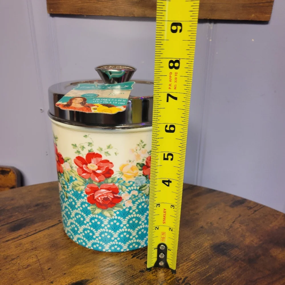 Pioneer woman retired metal pet treat can w/ lid-multi colored